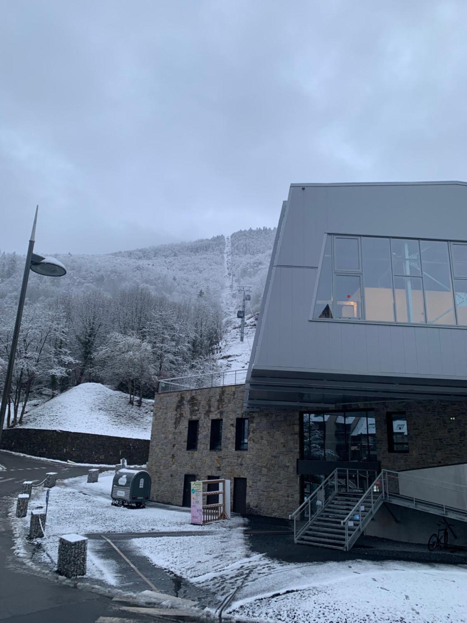 Appartement Au Pied Des Telecabines Res La Soulan Bagnères-de-Luchon Eksteriør bilde