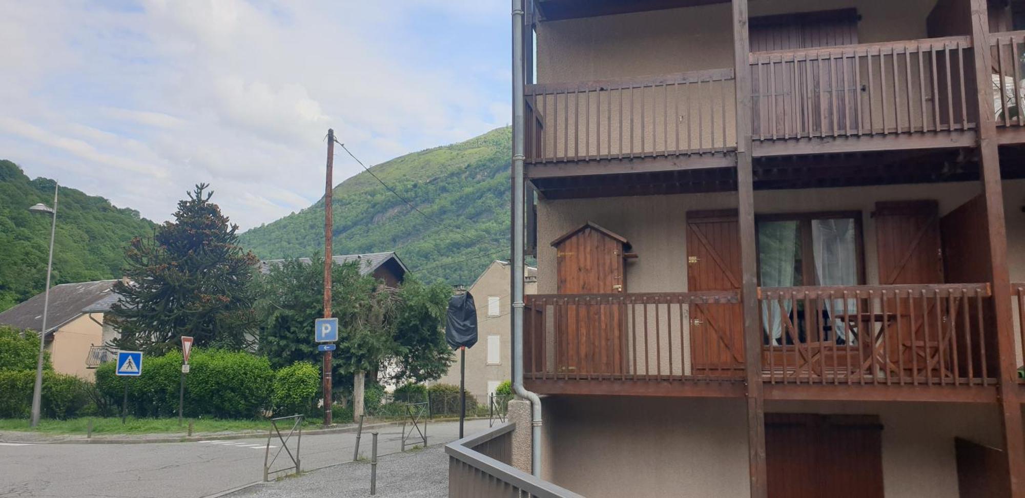 Appartement Au Pied Des Telecabines Res La Soulan Bagnères-de-Luchon Eksteriør bilde